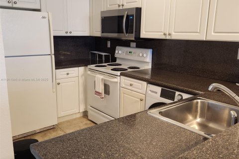 Купить кондоминиум в Холливуд, Флорида 54.81м2, № 1967643 - фото 9