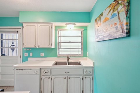 Condo in South Pasadena, Florida, 1 bedroom № 2111355 - photo 9