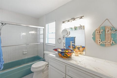 Condo in South Pasadena, Florida, 1 bedroom № 2111355 - photo 18