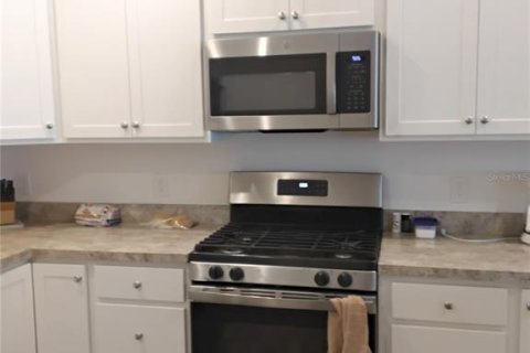 House in The Villages, Florida 2 bedrooms, 106.65 sq.m. № 2209192 - photo 3