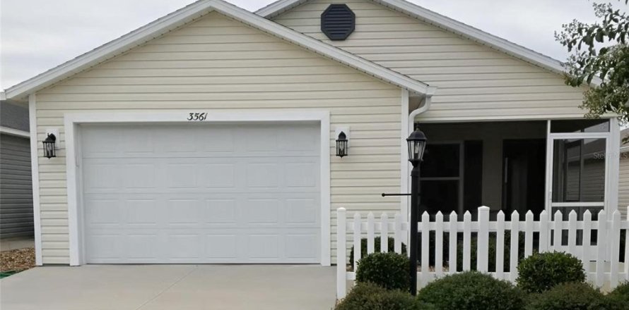 House in The Villages, Florida 2 bedrooms, 106.65 sq.m. № 2209192