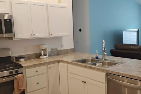 House in The Villages, Florida 2 bedrooms, 106.65 sq.m. № 2209192 - photo 2