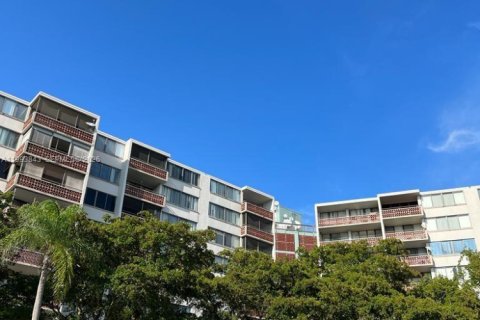 Appartement à louer à Lauderhill, Floride: 1 chambre, 76.37 m2 № 2055641 - photo 1