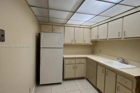 Appartement à louer à Lauderhill, Floride: 1 chambre, 76.37 m2 № 2055641 - photo 4