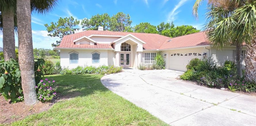 House in Weeki Wachee, Florida 3 bedrooms, 213.58 sq.m. № 1805577