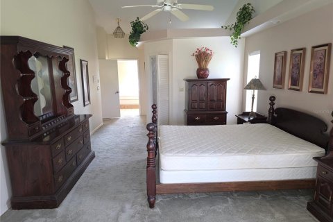 House in Weeki Wachee, Florida 3 bedrooms, 213.58 sq.m. № 1805577 - photo 10