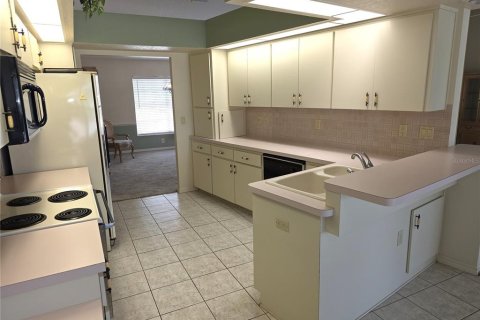 House in Weeki Wachee, Florida 3 bedrooms, 213.58 sq.m. № 1805577 - photo 6