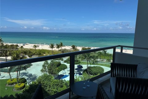 Condo in Miami Beach, Florida, 2 bedrooms  № 1942294 - photo 2