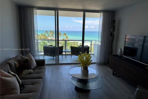 Condo in Miami Beach, Florida, 2 bedrooms  № 1942294 - photo 7