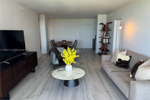 Condo in Miami Beach, Florida, 2 bedrooms  № 1942294 - photo 6