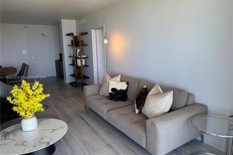 Condo in Miami Beach, Florida, 2 bedrooms  № 1942294 - photo 5