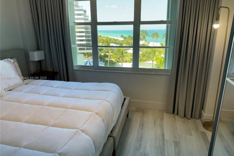 Condo in Miami Beach, Florida, 2 bedrooms  № 1942294 - photo 19