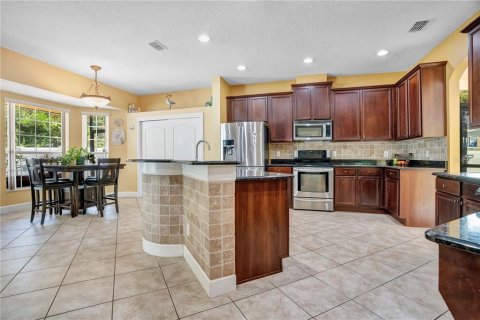House in Orlando, Florida 5 bedrooms, 328.5 sq.m. № 2401096 - photo 16
