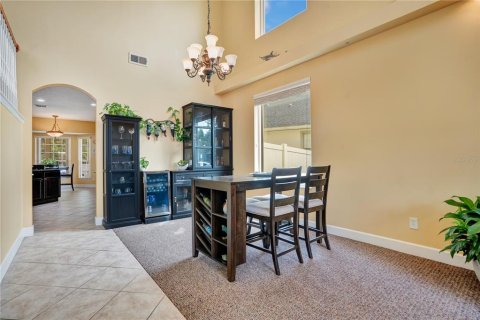 House in Orlando, Florida 5 bedrooms, 328.5 sq.m. № 2401096 - photo 6