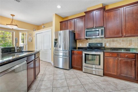 House in Orlando, Florida 5 bedrooms, 328.5 sq.m. № 2401096 - photo 15