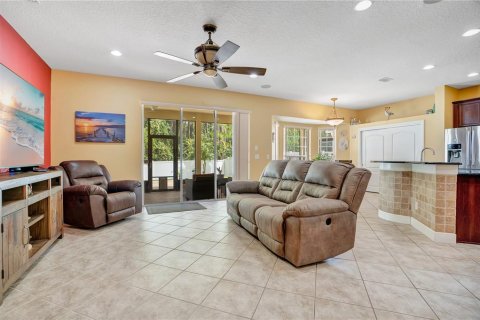 House in Orlando, Florida 5 bedrooms, 328.5 sq.m. № 2401096 - photo 19