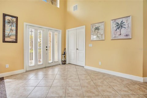 House in Orlando, Florida 5 bedrooms, 328.5 sq.m. № 2401096 - photo 3