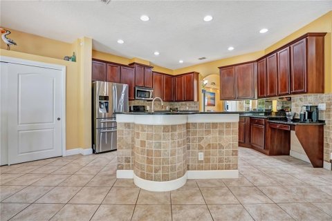 House in Orlando, Florida 5 bedrooms, 328.5 sq.m. № 2401096 - photo 10