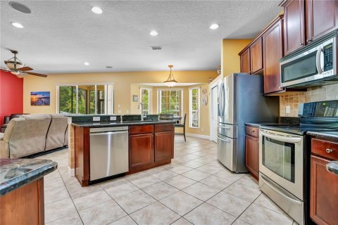 House in Orlando, Florida 5 bedrooms, 328.5 sq.m. № 2401096 - photo 13