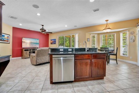 House in Orlando, Florida 5 bedrooms, 328.5 sq.m. № 2401096 - photo 14