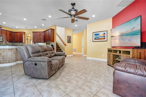 House in Orlando, Florida 5 bedrooms, 328.5 sq.m. № 2401096 - photo 20