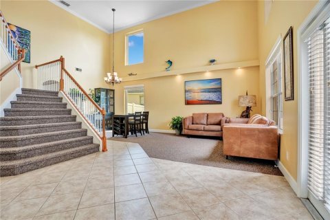 House in Orlando, Florida 5 bedrooms, 328.5 sq.m. № 2401096 - photo 5
