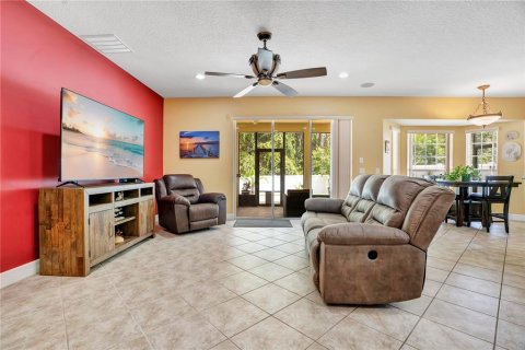 House in Orlando, Florida 5 bedrooms, 328.5 sq.m. № 2401096 - photo 18