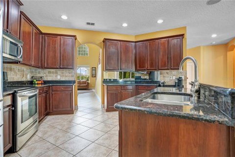 House in Orlando, Florida 5 bedrooms, 328.5 sq.m. № 2401096 - photo 11
