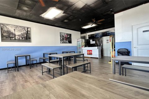 Immobilier commercial à vendre à Lake Worth, Floride № 2020441 - photo 2