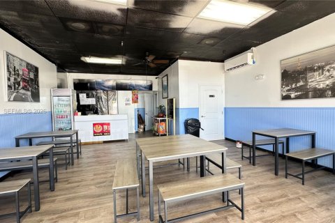 Immobilier commercial à vendre à Lake Worth, Floride № 2020441 - photo 9