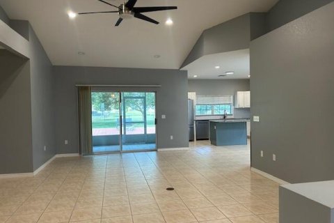 Villa ou maison à vendre à Okeechobee, Floride: 3 chambres, 167.22 m2 № 2248487 - photo 2