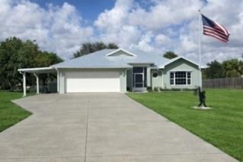 Casa en Okeechobee, Florida 3 dormitorios, 167.22 m2 № 2248487