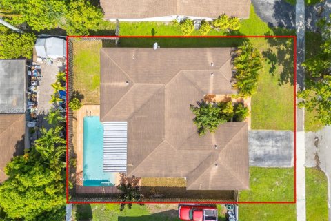 House in Lauderhill, Florida 4 bedrooms, 169.92 sq.m. № 1978039 - photo 24