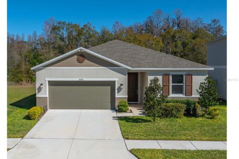 House in Land O' Lakes, Florida 4 bedrooms, 186.83 sq.m. № 2116772
