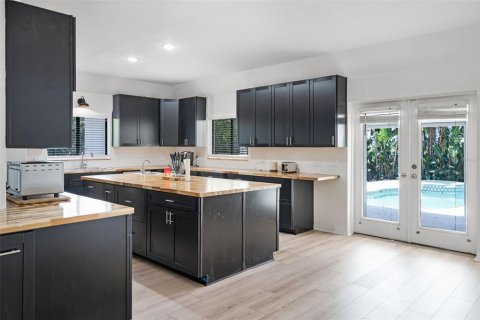 Casa en venta en Winter Haven, Florida, 6 dormitorios, 402.73 m2 № 1755085 - foto 11