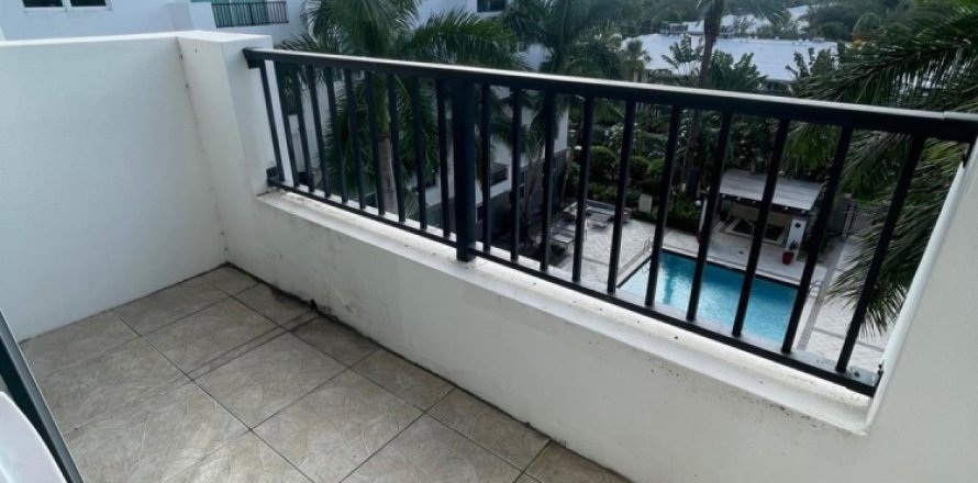 Condominio en Fort Lauderdale, Florida, 2 dormitorios  № 818960