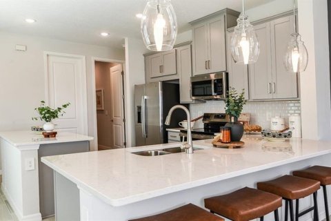 Casa en venta en Mount Dora, Florida, 4 dormitorios, 166.3 m2 № 2302782 - foto 4