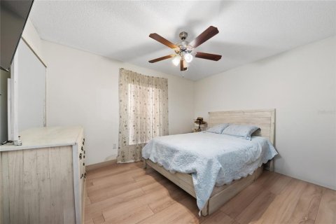 Villa ou maison à vendre à Kissimmee, Floride: 4 chambres, 158.31 m2 № 2143639 - photo 17