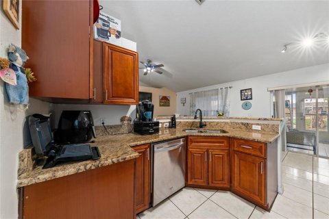 Villa ou maison à vendre à Kissimmee, Floride: 4 chambres, 158.31 m2 № 2143639 - photo 9