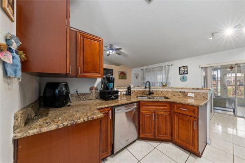 Villa ou maison à vendre à Kissimmee, Floride: 4 chambres, 158.31 m2 № 2143639 - photo 10