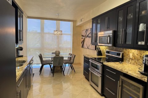 Condo in Fort Lauderdale, Florida, 3 bedrooms № 2189238 - photo 23