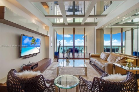 Condo in Bal Harbour, Florida, 2 bedrooms  № 1752795 - photo 3