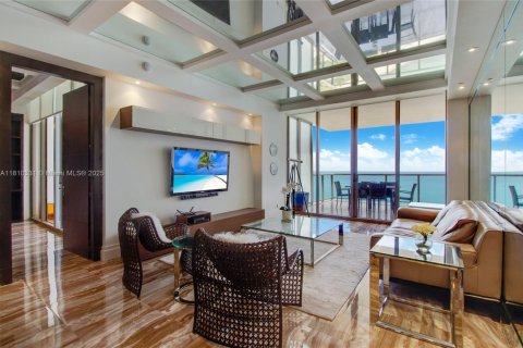 Condo in Bal Harbour, Florida, 2 bedrooms  № 1752795 - photo 4