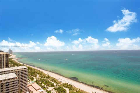 Condo in Bal Harbour, Florida, 2 bedrooms  № 1752795 - photo 17