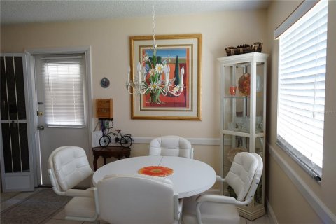 Condominio en alquiler en Sun City Center, Florida, 2 dormitorios, 89.19 m2 № 1916879 - foto 5