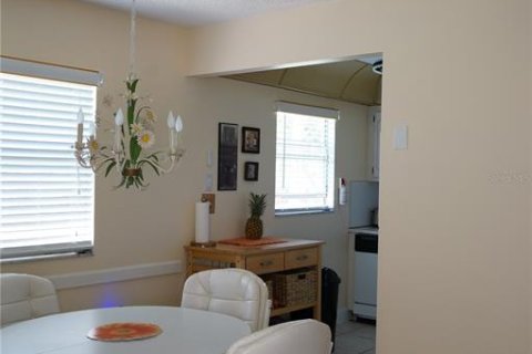 Condominio en alquiler en Sun City Center, Florida, 2 dormitorios, 89.19 m2 № 1916879 - foto 6