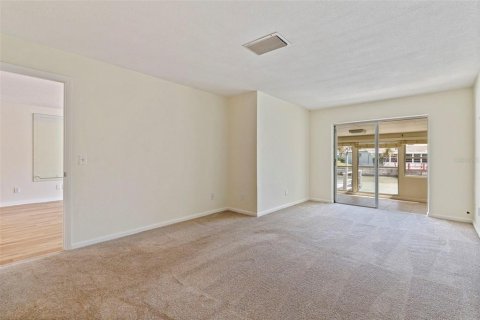 House in Saint Petersburg, Florida 2 bedrooms, 130.06 sq.m. № 2101767 - photo 28