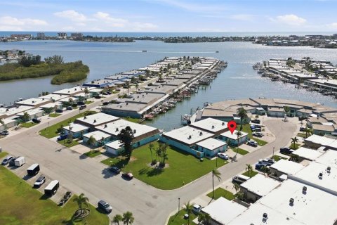 House in Saint Petersburg, Florida 2 bedrooms, 130.06 sq.m. № 2101767 - photo 10