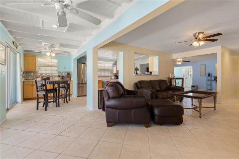 Villa ou maison à vendre à Port Charlotte, Floride: 2 chambres, 195.47 m2 № 2410027 - photo 27