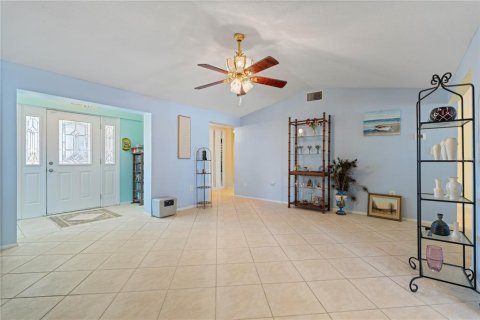 Villa ou maison à vendre à Port Charlotte, Floride: 2 chambres, 195.47 m2 № 2410027 - photo 18